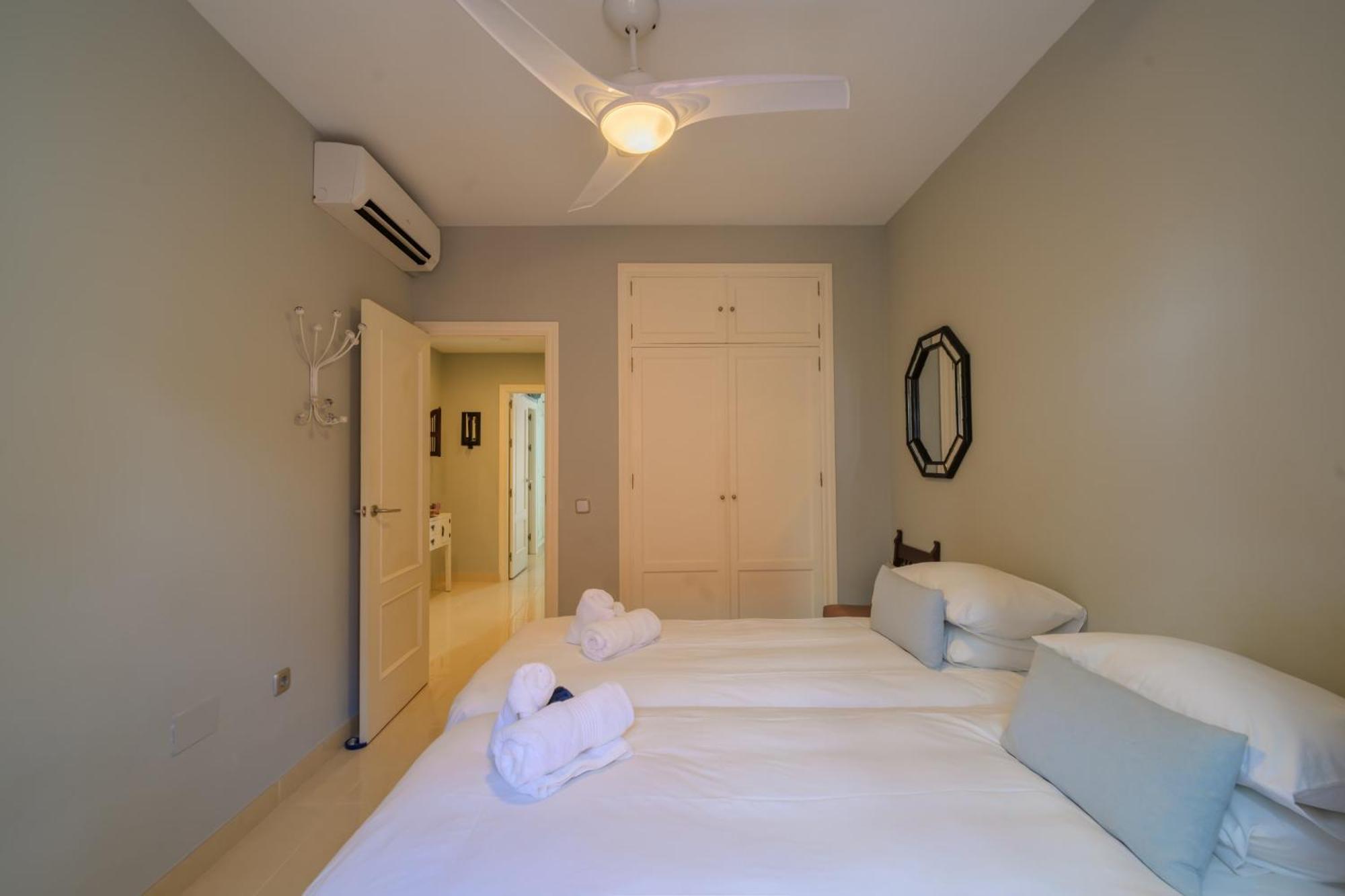 Beautiful Frontline Townhouse Casa vacanze Marbella