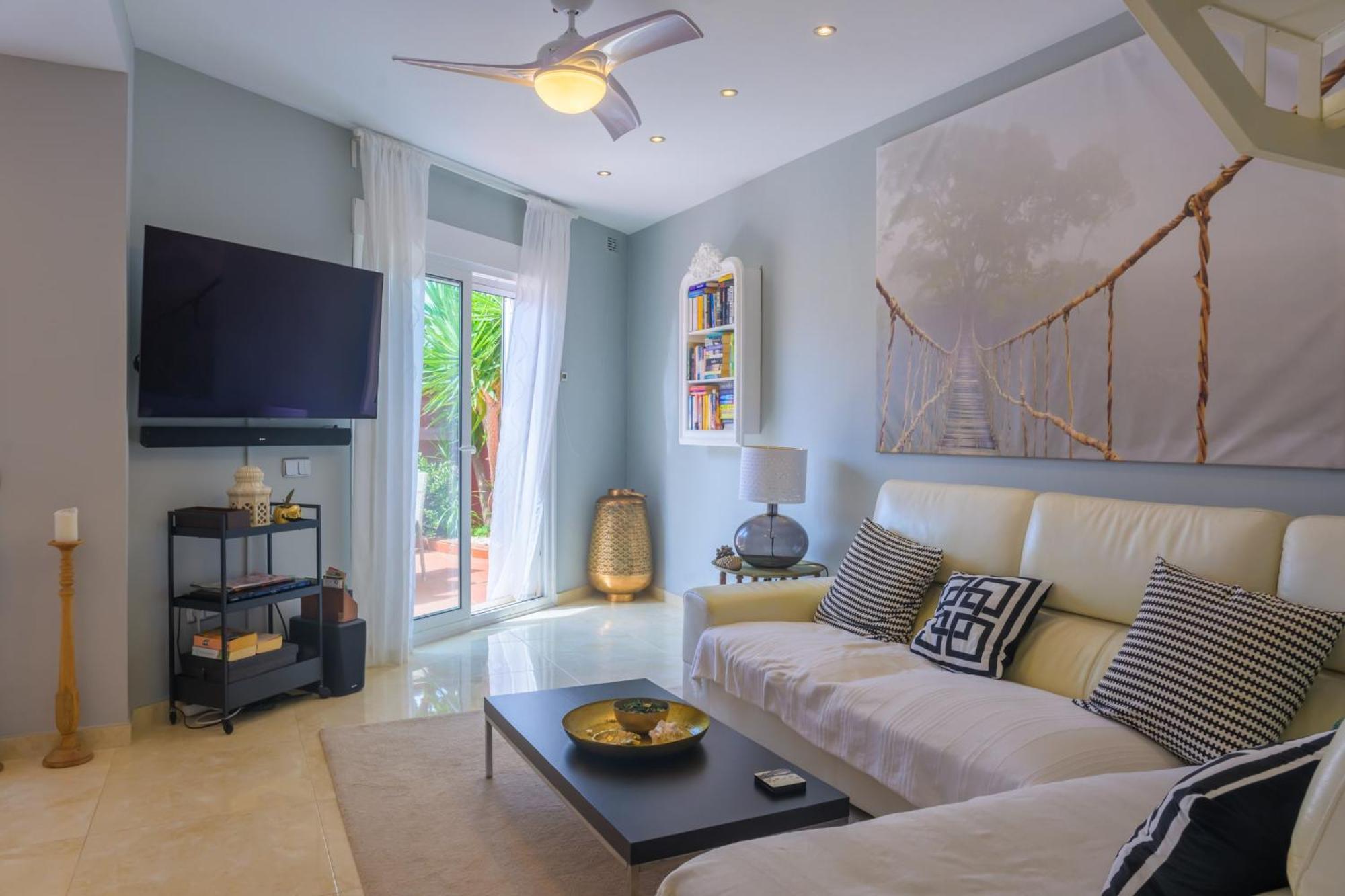 Beautiful Frontline Townhouse Vakantiehuis *
